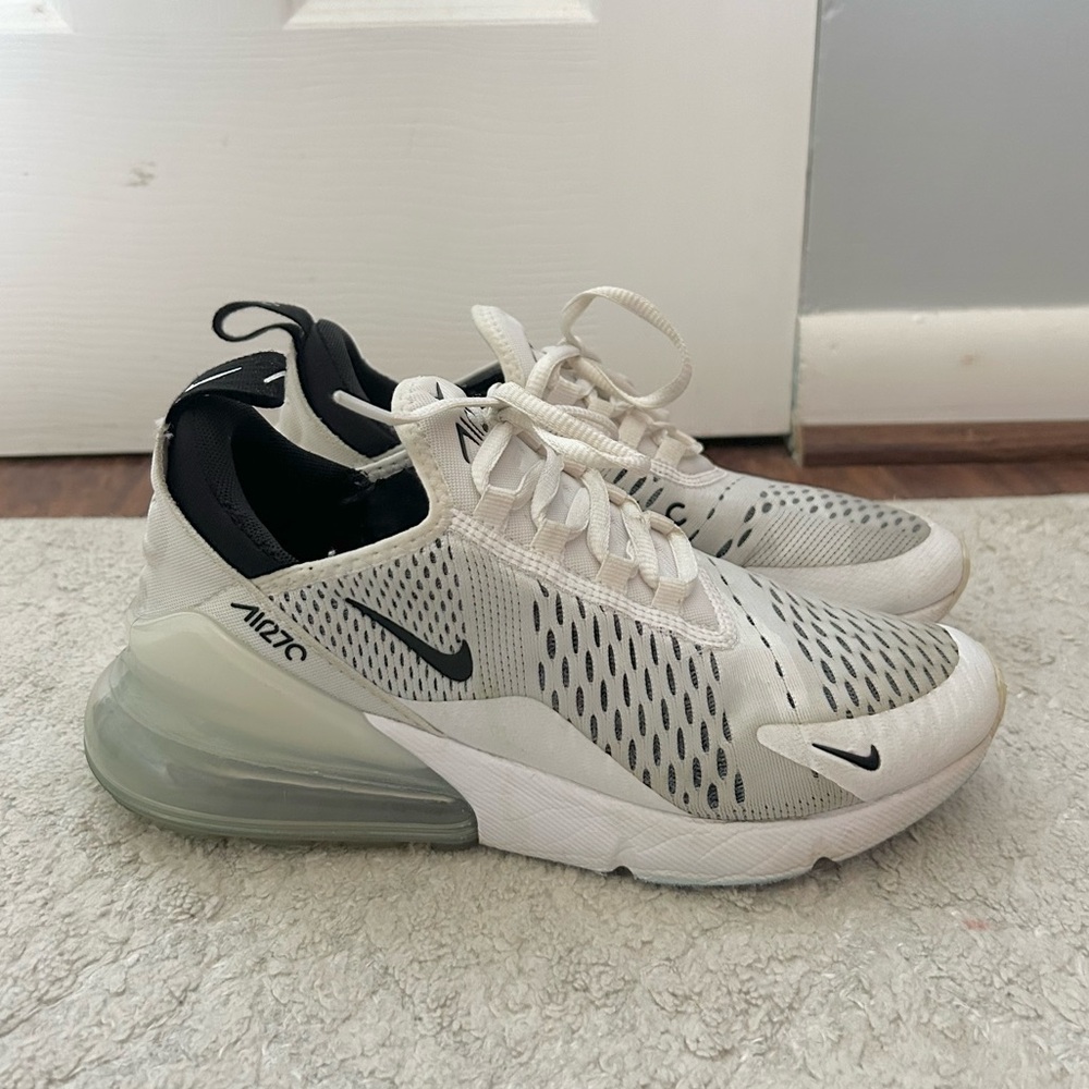 Nike Air Max 270, size Women’s 7.5  (men’s size 6)